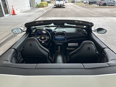 Used 2019 Ferrari Portofino RWD image 10