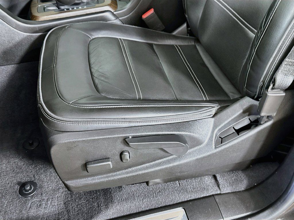 Used 2020 GMC Canyon Denali RWD image 23
