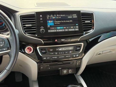 Used 2020 Honda Pilot Touring image 16