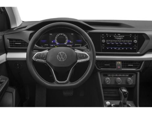 Used 2024 Volkswagen Taos SE w/ Panoramic Sunroof Package image 7