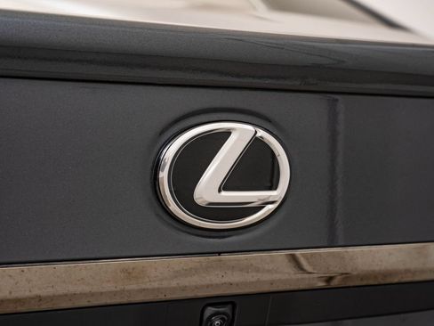 Certified 2025 Lexus ES 300h F Sport FWD image 17