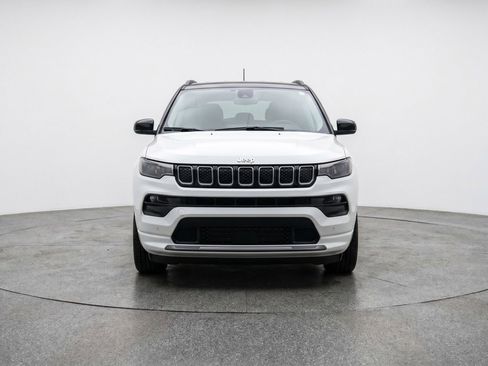 Used 2025 Jeep Compass Limited image 2