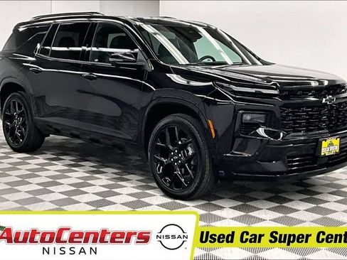 Used 2025 Chevrolet Traverse RS w/ LPO, Floor Liner Package AWD/4WD image 1