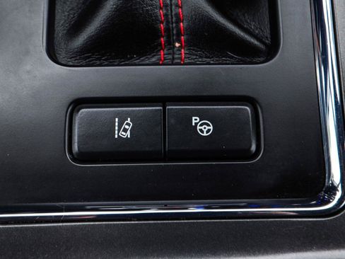 Used 2019 Ford F150 Lariat w/ Equipment Group 502A Luxury AWD/4WD image 42