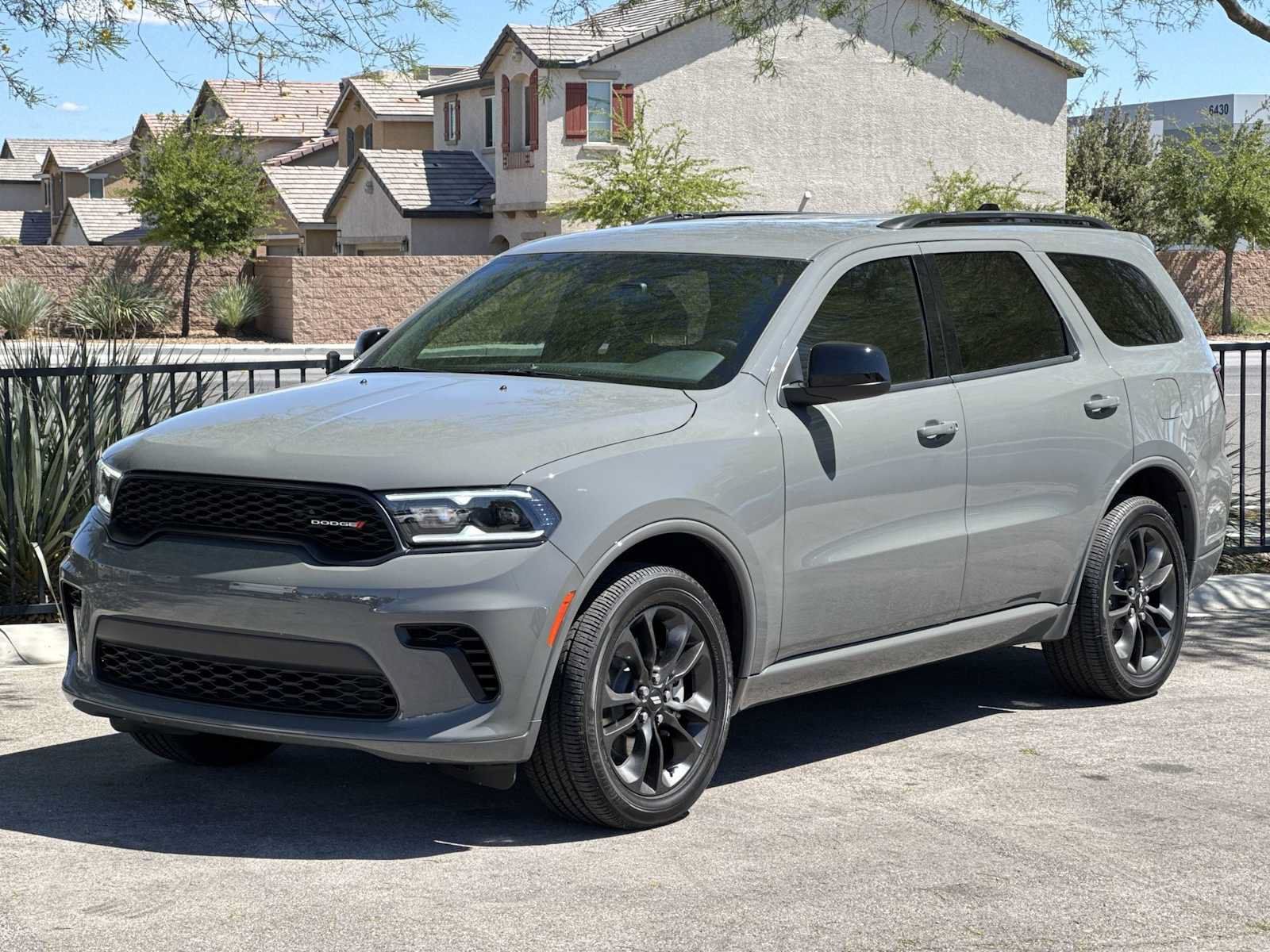 Used 2025 Dodge Durango GT w/ Blacktop Package AWD/4WD image 4