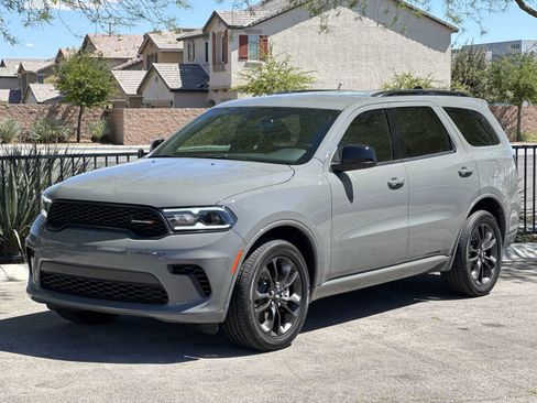 Used 2025 Dodge Durango GT w/ Blacktop Package AWD/4WD image 4