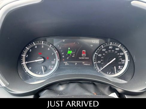 Used 2021 Toyota Highlander XLE AWD/4WD image 17