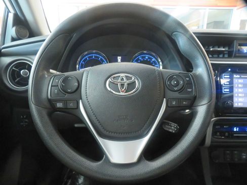 Used 2017 Toyota Corolla XLE FWD image 11