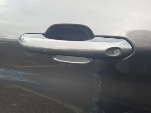 Used 2020 Ford Explorer XLT image 17