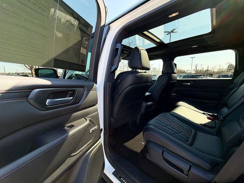 Used 2025 Nissan Armada PRO-4X w/ Pro-4X Premium Package image 32