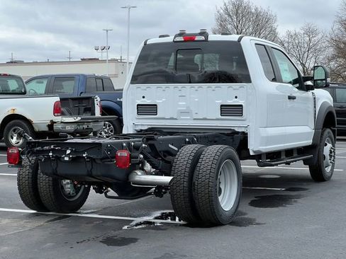 New 2025 Ford F450 XL w/ XL Chrome Package RWD image 31