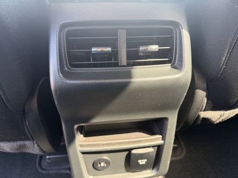 Used 2024 Ford Edge SEL w/ Convenience Package image 34