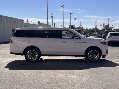 New 2025 Lincoln Navigator L Reserve image 6