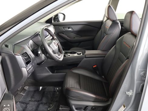 Used 2025 Nissan Rogue SV w/ Rock Creek Premium Package AWD/4WD image 31