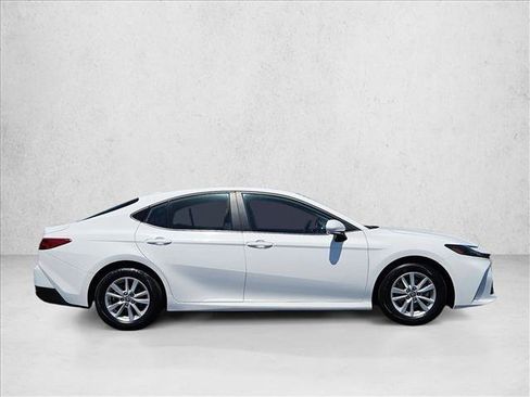 Used 2025 Toyota Camry LE FWD image 4