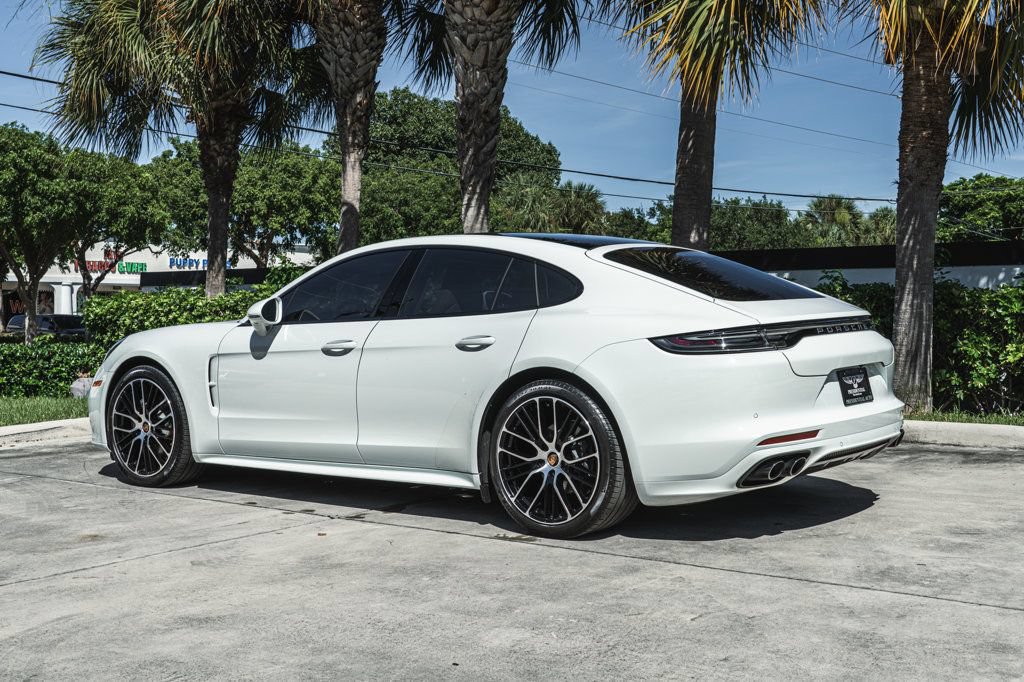Used 2023 Porsche Panamera image 4