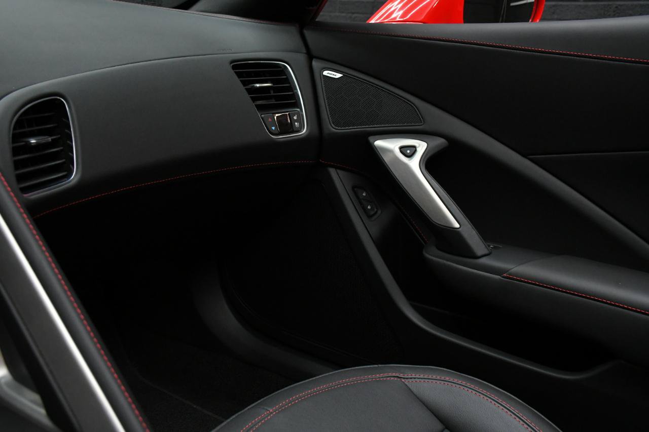 Used 2016 Chevrolet Corvette Z06 w/ 3LZ Preferred Equipment Group RWD image 33