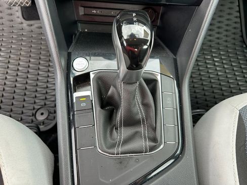 Certified 2025 Volkswagen Taos S image 18