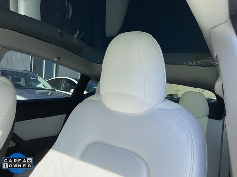 Used 2021 Tesla Model Y Long Range image 17