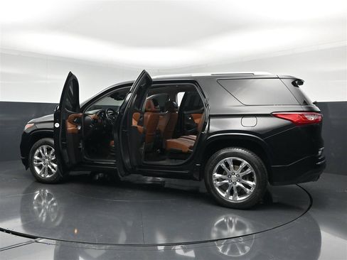 Used 2019 Chevrolet Traverse High Country AWD/4WD image 39