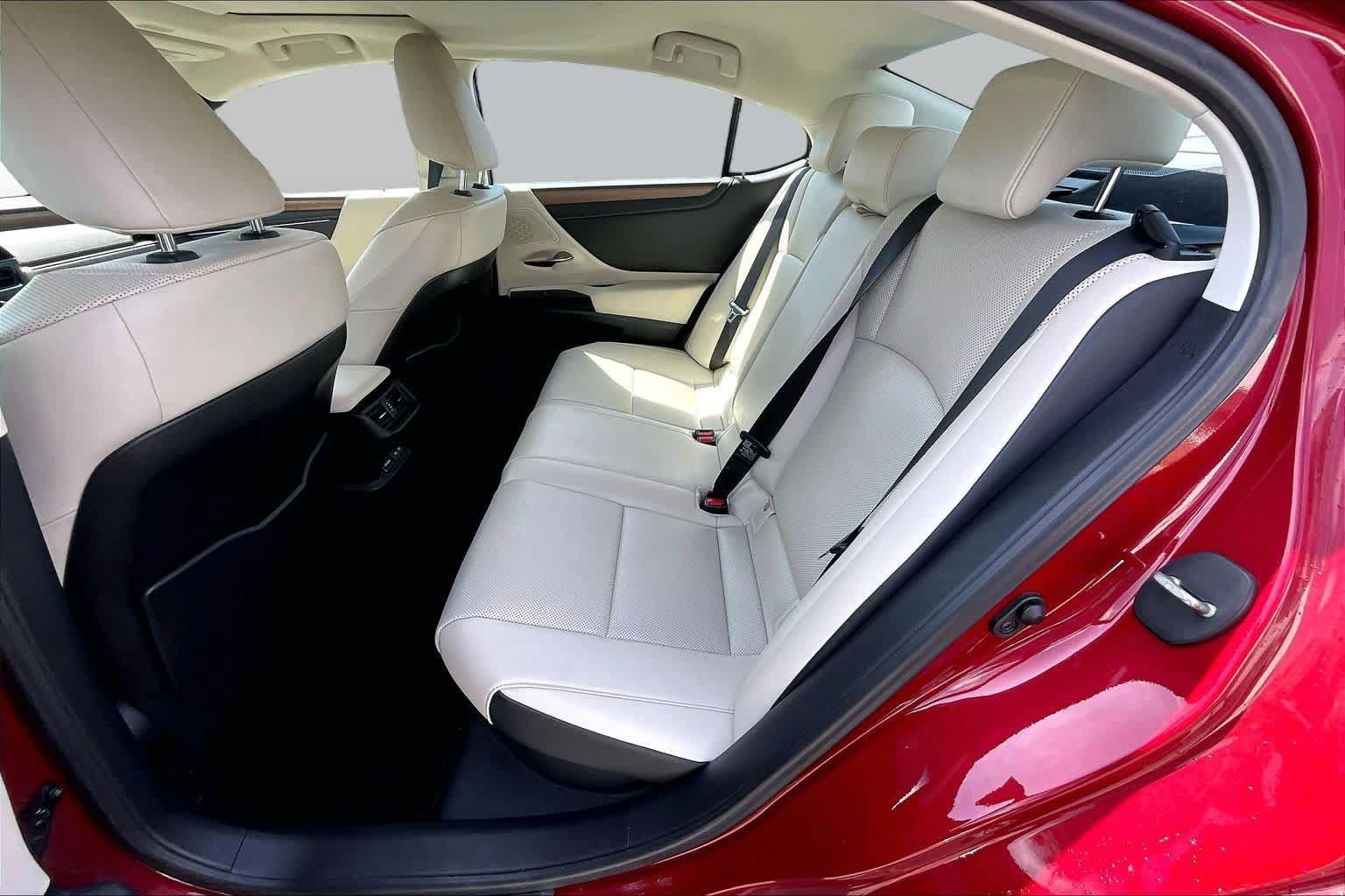 Used 2023 Lexus ES 300h w/ Premium Package FWD image 20