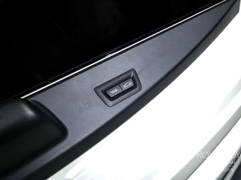 Certified 2025 Rolls-Royce Cullinan image 24