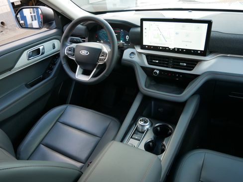 Used 2026 Ford Explorer Active w/ Active Comfort Package AWD/4WD image 9