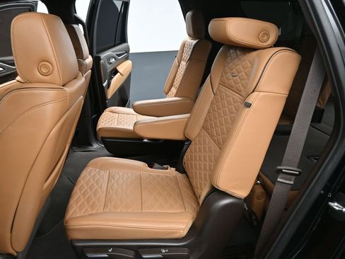 Used 2024 Cadillac Escalade Sport w/ LPO, ONYX Package image 14