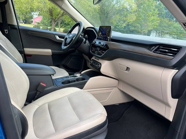 Used 2020 Ford Escape Titanium AWD/4WD image 20