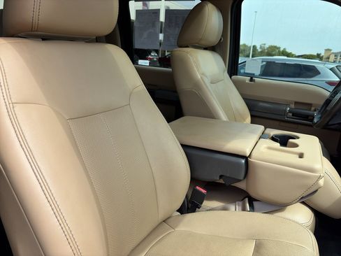 Used 2011 Ford F250 Lariat w/ Lariat Interior Pkg AWD/4WD image 27