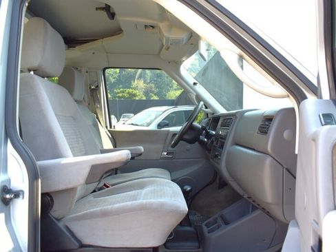 Used 2002 Volkswagen Eurovan MV FWD image 21
