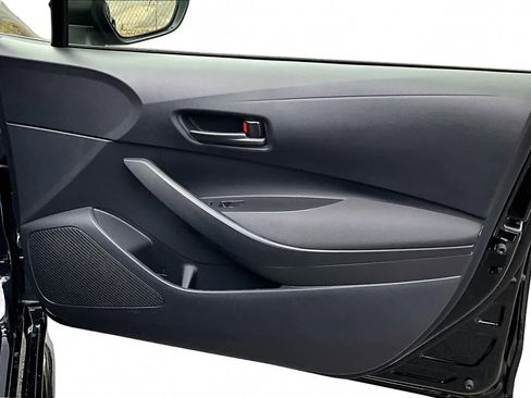 Used 2023 Toyota Corolla LE w/ LE Convenience Package FWD image 22
