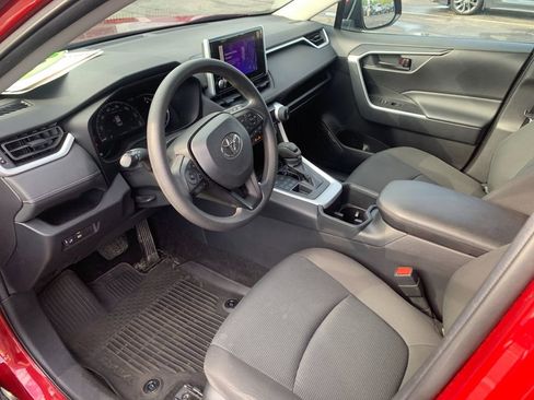 Used 2023 Toyota RAV4 LE AWD/4WD image 11