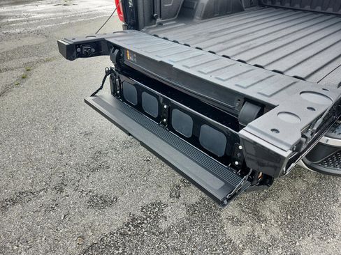 Certified 2022 GMC Sierra 1500 SLT AWD/4WD image 14