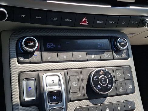 Used 2023 Hyundai Palisade Limited AWD/4WD image 18