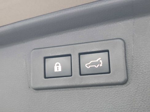 Used 2023 Subaru Outback Premium image 28