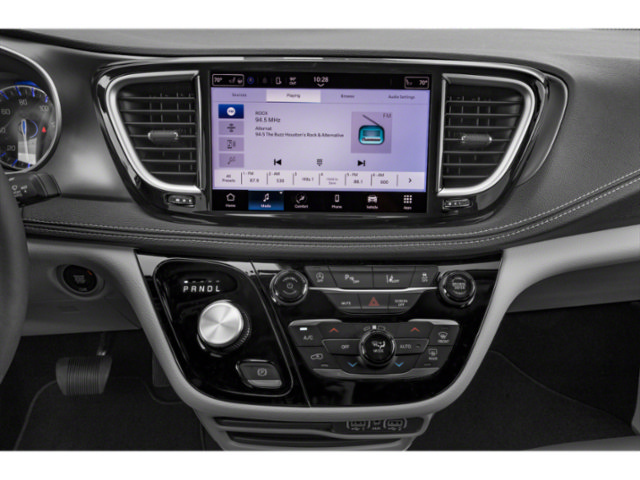 Used 2024 Chrysler Pacifica Touring-L FWD image 7
