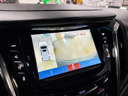 Used 2018 Cadillac Escalade Platinum RWD image 38