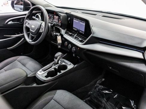 Used 2024 Chevrolet Trax LS image 26