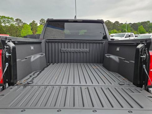 Used 2024 Toyota Tacoma TRD Off-Road AWD/4WD image 30