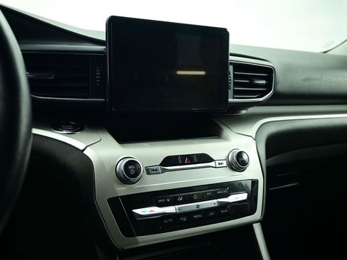 Used 2020 Ford Explorer XLT w/ Equipment Group 202A image 20