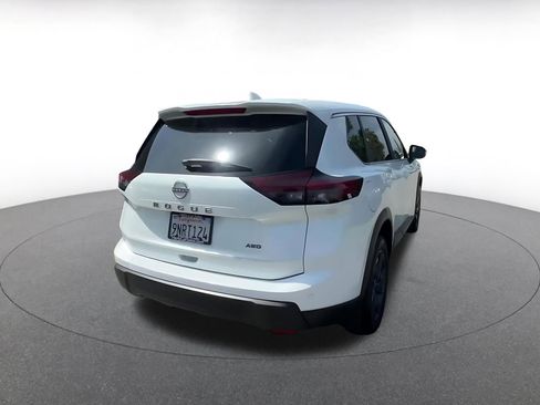 Used 2025 Nissan Rogue SV AWD/4WD image 14