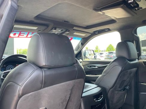 Used 2020 Cadillac Escalade Platinum AWD/4WD image 27