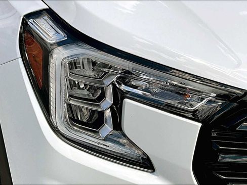 Used 2022 GMC Terrain SLT w/ Elevation Edition image 27