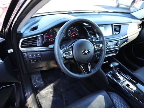 Used 2018 Kia Cadenza Limited w/ Paint Protection Package image 14