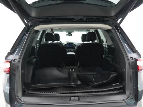 Used 2020 Chevrolet Traverse LT w/ Driver Confidence II Package AWD/4WD image 16