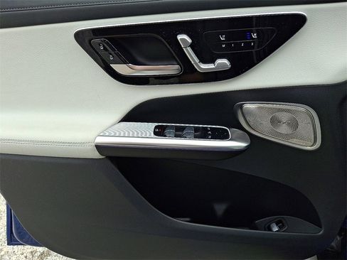 Certified 2025 Mercedes-Benz GLC 300 4MATIC image 12