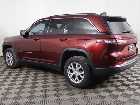 Used 2022 Jeep Grand Cherokee Limited image 16