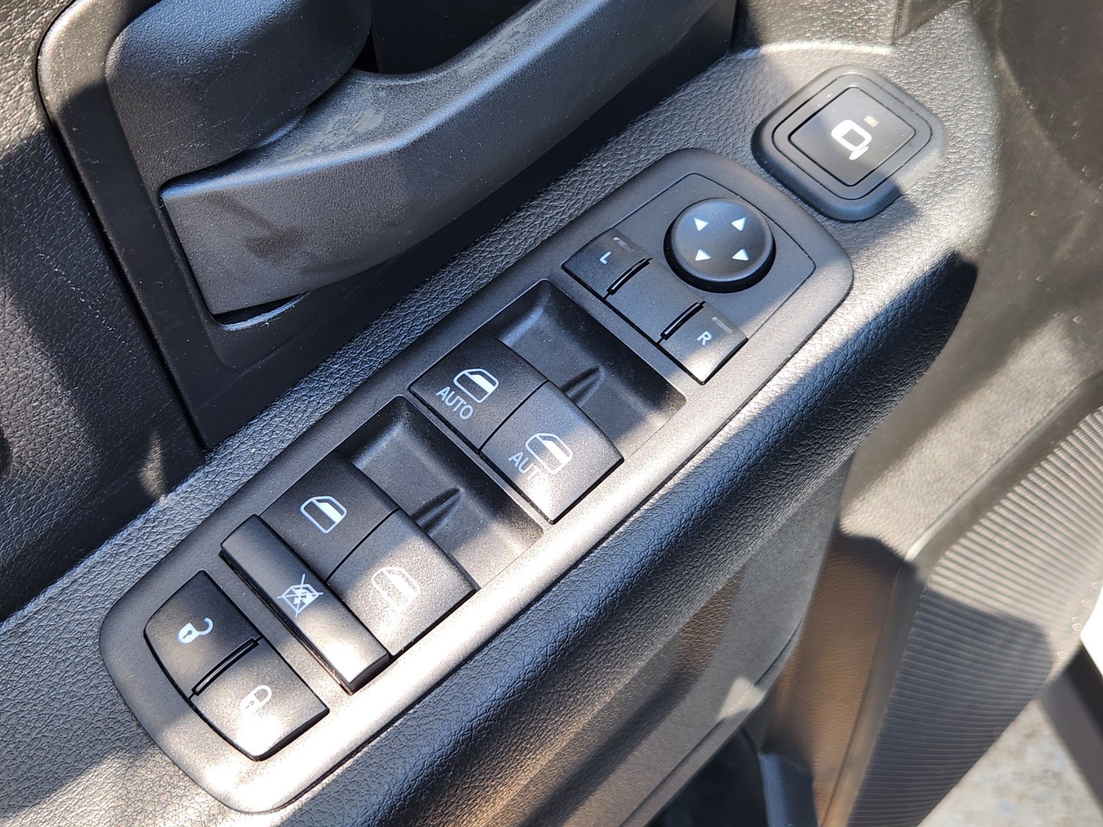 Used 2024 RAM 2500 Tradesman w/ Chrome Appearance Group AWD/4WD image 32