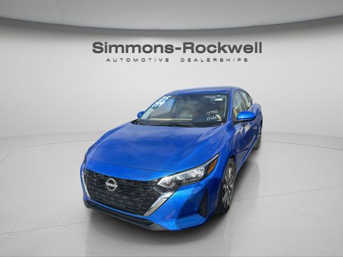 Used 2025 Nissan Sentra SV w/ SV Premium Package image 3